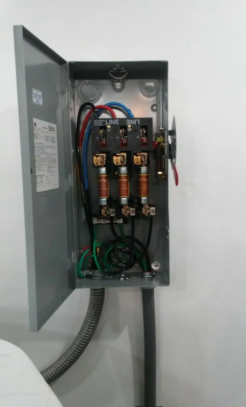 Three-phase disconnect switch installed for Electrical Wiring & Rewiring in Tucker